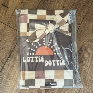 Brand new baby girl swaddle set